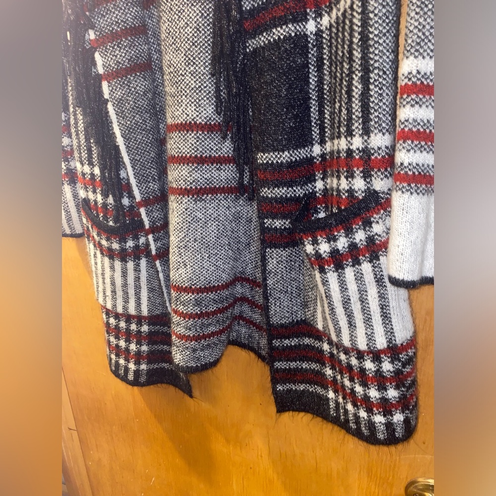 ADRIENNE VITTADINI Black/White/Red Plaid Open Front Fringe Cardigan - Picture 4 of 5